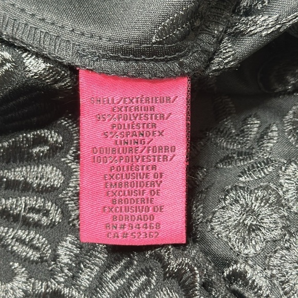 Betsy Johnson Embroidered Scalloped Hem Black Dress Size 4 - Picture 12 of 16